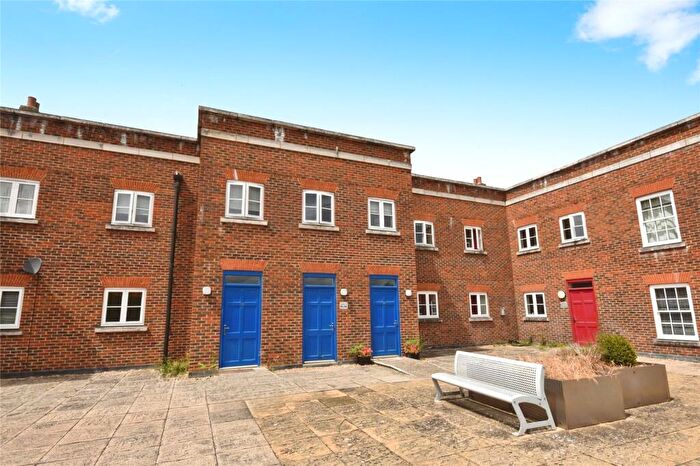 2 Bedroom Apartment For Sale In Wedgewood Street, Aylesbury, HP19