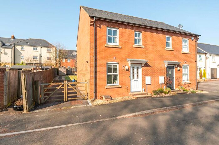 3 Bedroom Semi-Detached House For Sale In Dogwood Road, Almondsbury, BS32