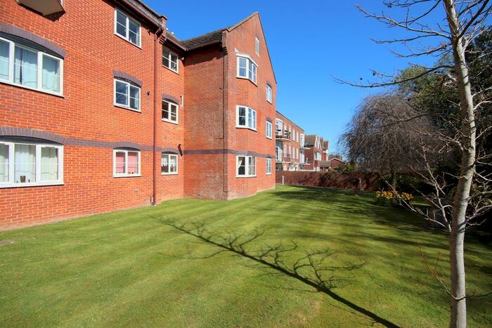 2 Bedroom Flat To Rent In Hastings Road, Bexhill-On-Sea, TN40