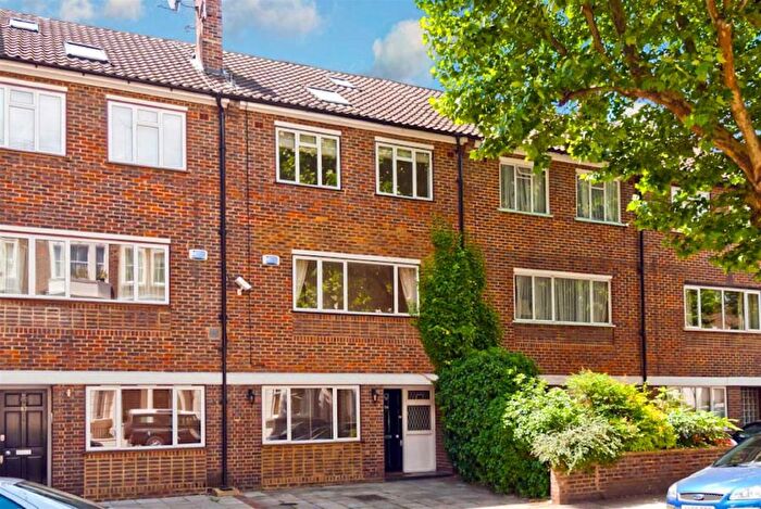 4 Bedroom Property To Rent In Warwick Avenue, Little Venice, London, W9