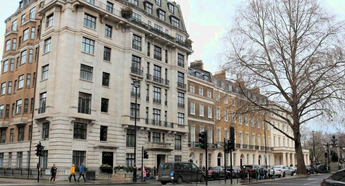 1 Bedroom Flat To Rent In Portland Place, Marylebone, London, W1B