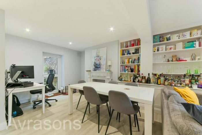 4 Bedroom Property To Rent In Sidney Road, London, SW9