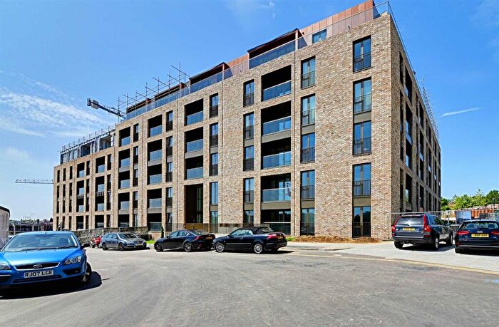 1 Bedroom Flat To Rent In Royal Engineers Way, Mill Hill, NW7