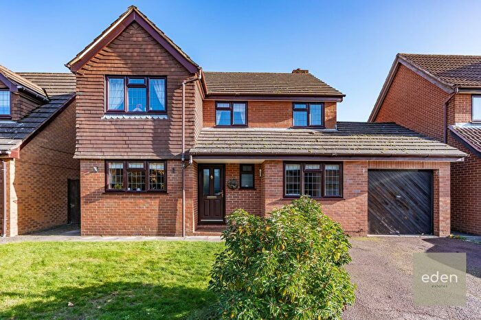 4 Bedroom Detached House For Sale In Macaulay Close, Larkfield, ME20