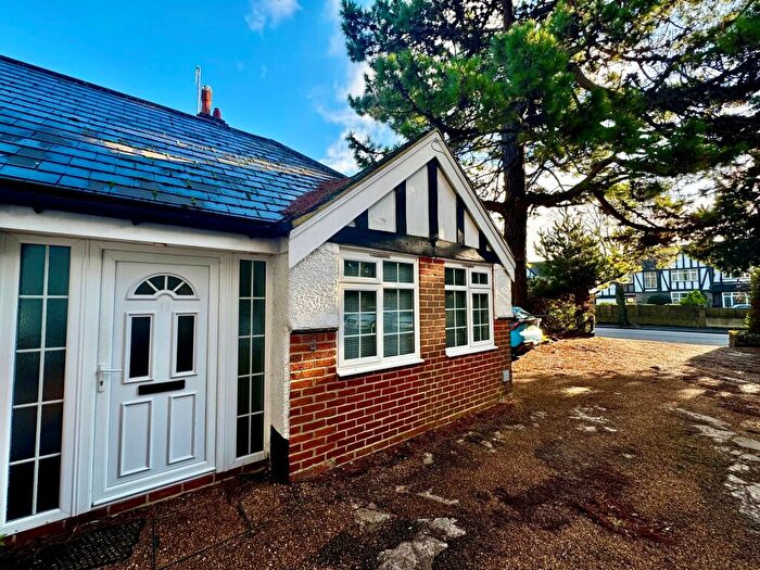 1 Bedroom Bungalow To Rent In Poulters Lane, Worthing, BN14
