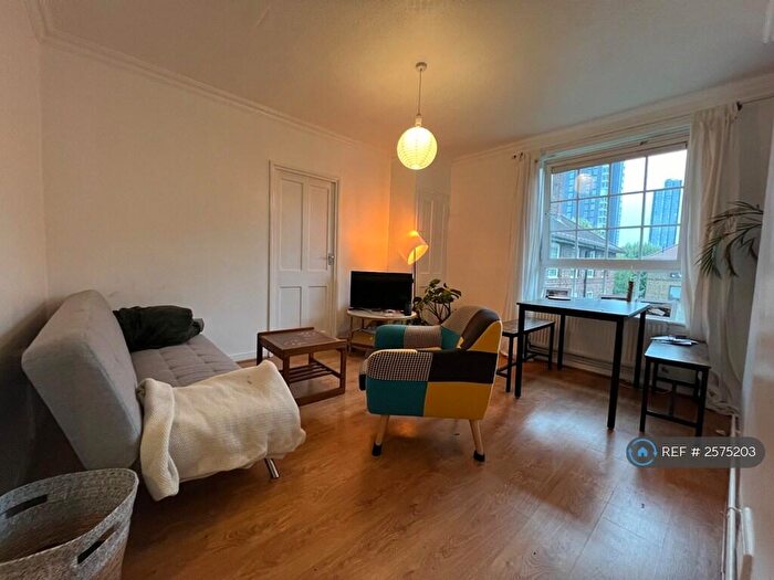 2 Bedroom Flat To Rent In Provost Estate, London, N1