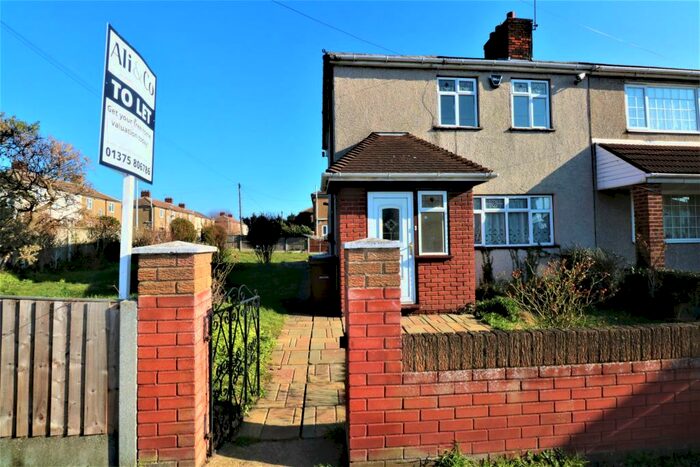 3 Bedroom Semi-Detached House To Rent In First Avenue, Grays, RM20