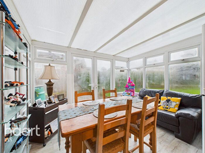 2 Bedroom Bungalow For Sale In Camping Close, Haddenham, CB6