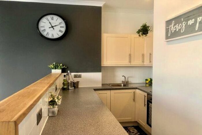 1 Bedroom Flat To Rent In Ingram Road, Gillingham, ME7