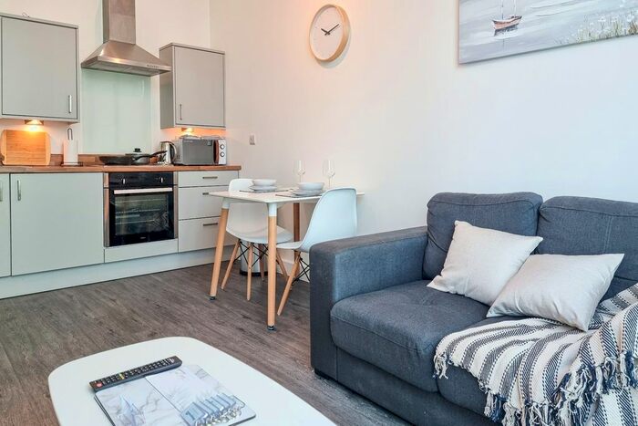 1 Bedroom Flat To Rent In Wellington Road South, Stockport, SK4