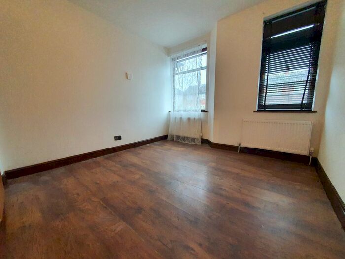 1 Bedroom Flat To Rent In Harrow View, Harrow, HA1
