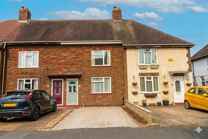 3 Bedroom Terraced House For Sale In Grafton Road, Roade, Northamptonshire, NN7