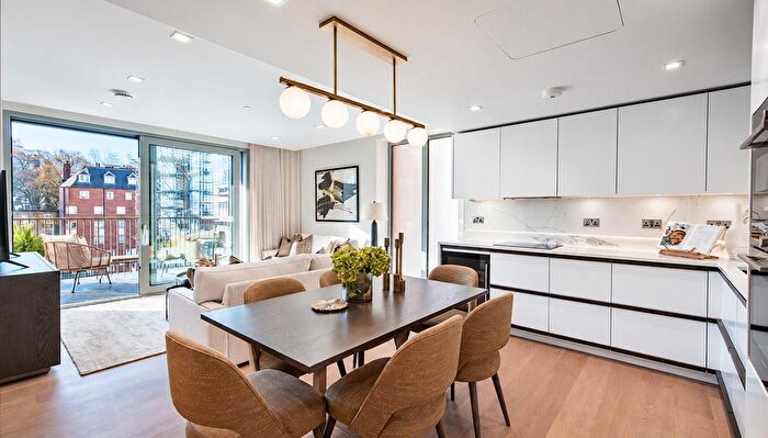 3 Bedroom Flat To Rent In Garrett Mansions, London, W2