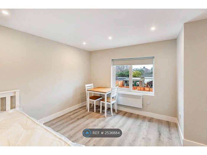 Studio To Rent In Hayes, Hayes, UB4