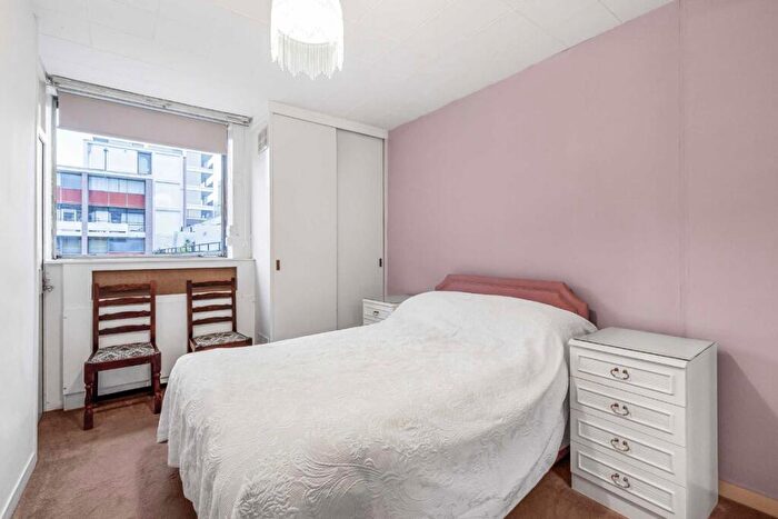2 Bedroom Flat For Sale In Golden Lane Estate, Bayer House, EC1Y