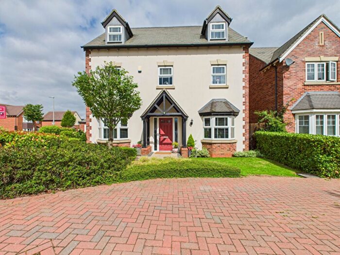5 Bedroom Detached House For Sale In Greendale Road, Nuneaton, CV11