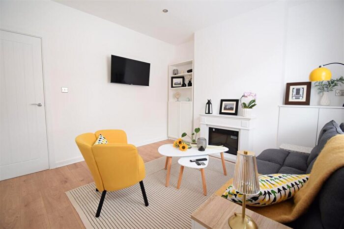 3 Bedroom Terraced House To Rent In Ruth Square, Sheffield, S10