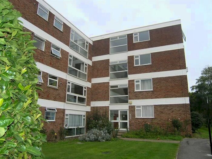 2 Bedroom Flat To Rent In Langham Gardens, West Ealing, W13