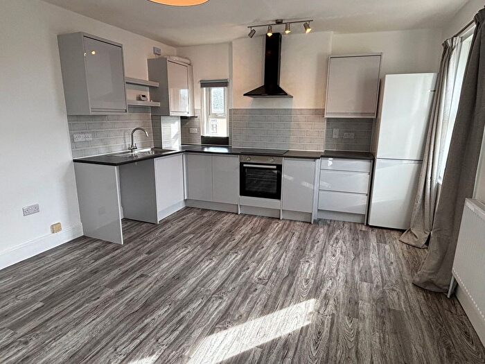 1 Bedroom Flat To Rent In Gloucester Road, Teignmouth, TQ14