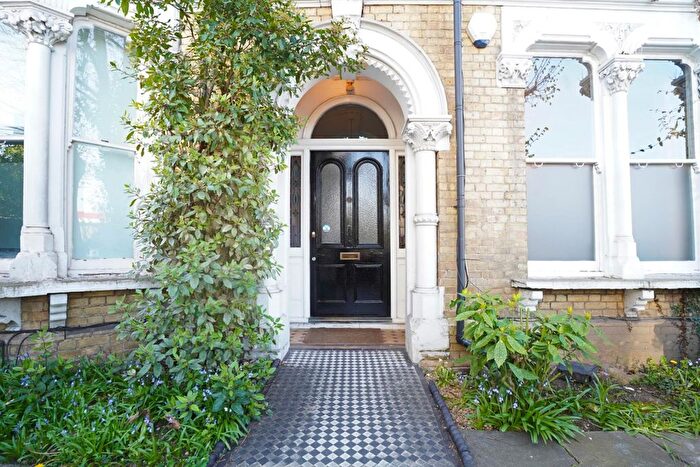 2 Bedroom Flat For Sale In Gipsy Hill, Crystal Palace, London, SE19