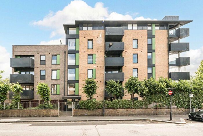 2 Bedroom Flat To Rent In Craven Park, Harlesden, NW10