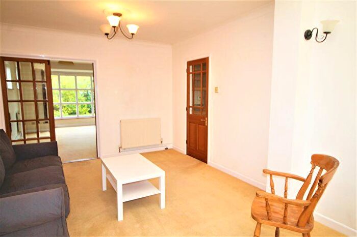 5 Bedroom Detached House To Rent In Warblington Road, Emsworth., PO10