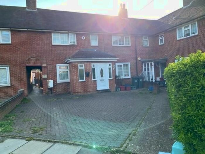 3 Bedroom Property To Rent In Elmdon Road, Hounslow, TW4