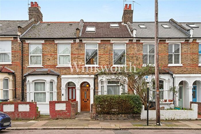 3 Bedroom Terraced House For Sale In Clinton Road, London, N15