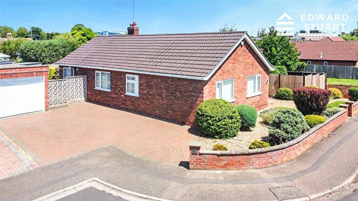 3 Bedroom Bungalow For Sale In Thorpe Lea Road, Peterborough, Cambridgeshire, PE3