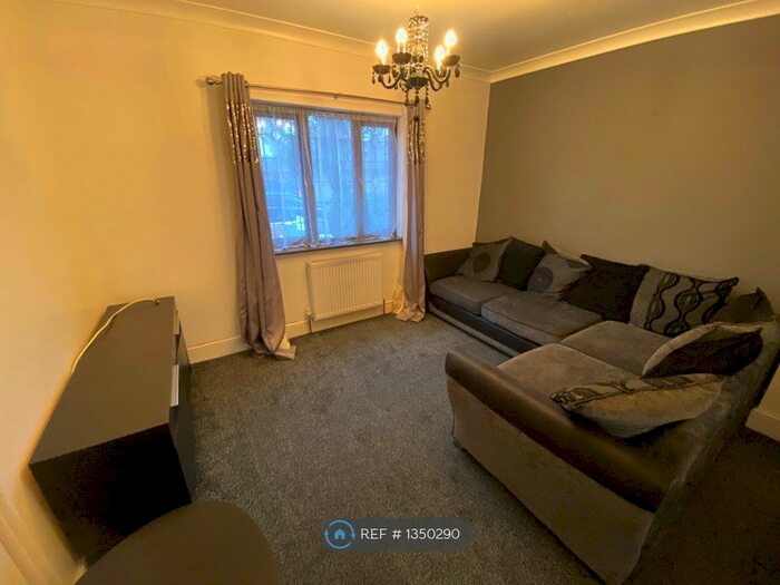 3 Bedroom Semi-Detached House To Rent In Griggs Road, London, E10