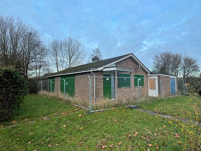3 Bedroom Detached Bungalow For Sale In Park Crescent, Stewartby, Bedfordshire, MK43