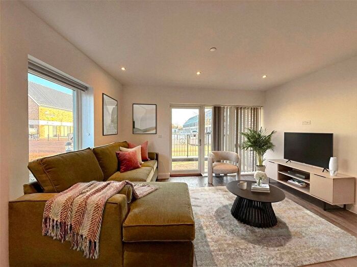 2 Bedroom Flat To Rent In Bragg Way, Cambridge, Cambridgeshire, CB5