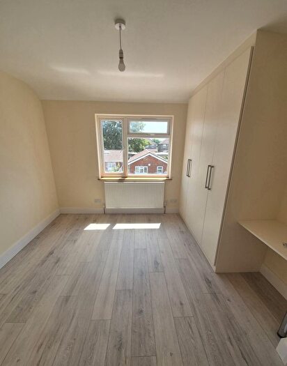 4 Bedroom Detached House To Rent In Hinton Avenue, Hounslow, TW4