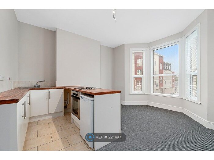 1 Bedroom Flat To Rent In Grenville Road, Plymouth, PL4