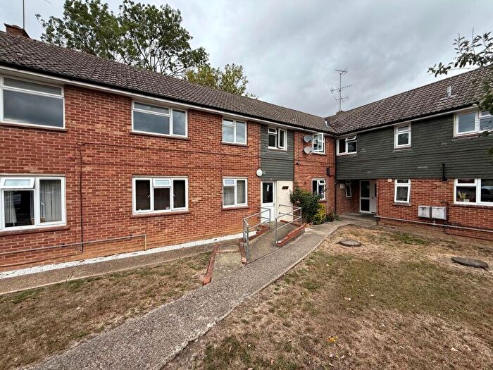 2 Bedroom Flat To Rent In Red Rose, Binfield, RG42