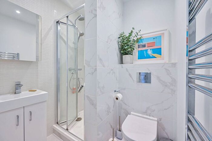 2 Bedroom Flat To Rent In Grange Road, Bermondsey, London, SE1