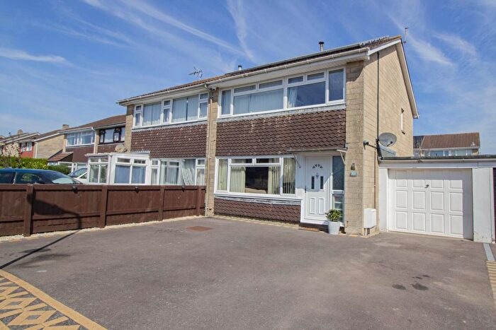 3 Bedroom Semi Detached House For Sale In Wyville Road, Frome, BA11