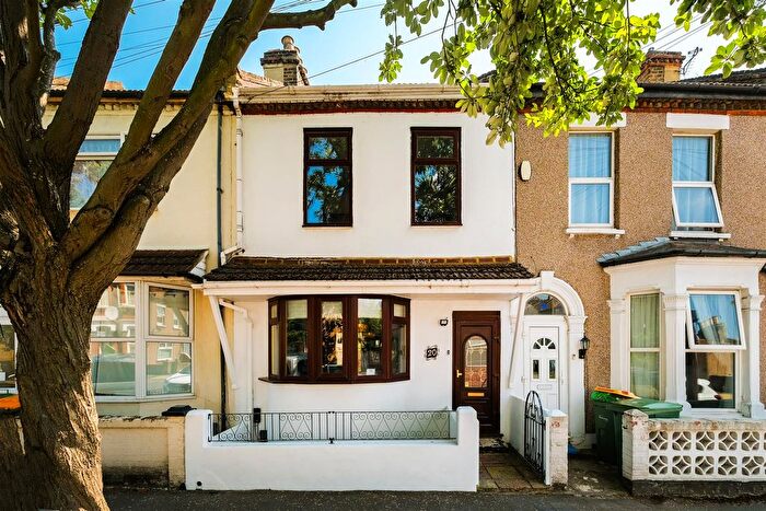 3 Bedroom Property To Rent In Reginald Road, Forest Gate, E7