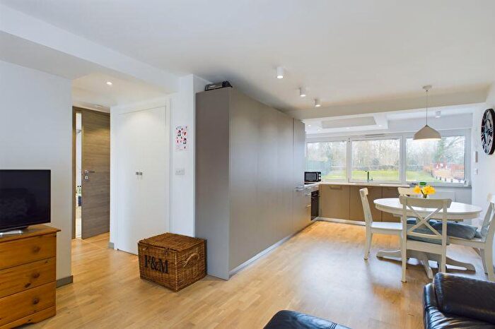 2 Bedroom Detached House To Rent In Cryers Hill, High Wycombe, HP15
