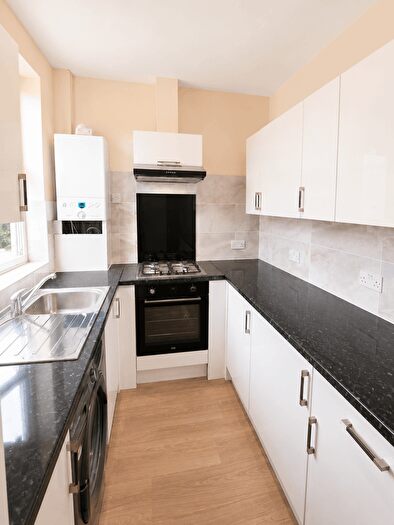 2 Bedroom Flat To Rent In York Road, Ilford, IG1