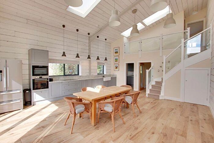 3 Bedroom Barn Conversion To Rent In Marksbury, Bath, BA2