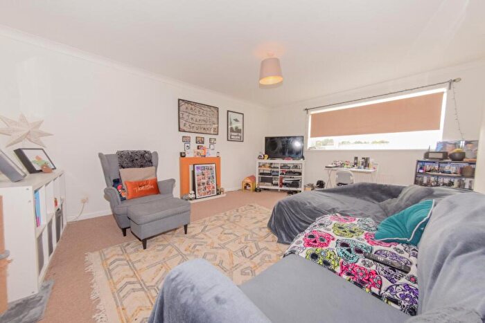 2 Bedroom Flat For Sale In Busely Court, Morley, Leeds, LS27