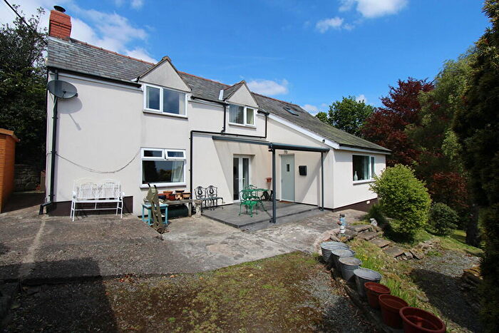 3 Bedroom Detached House For Sale In Gwynfryn, Wrexham, LL11