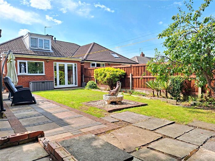 2 Bedroom Semi-Detached Bungalow For Sale In Laurel Avenue, Chadderton, Oldham, Greater Manchester, OL9