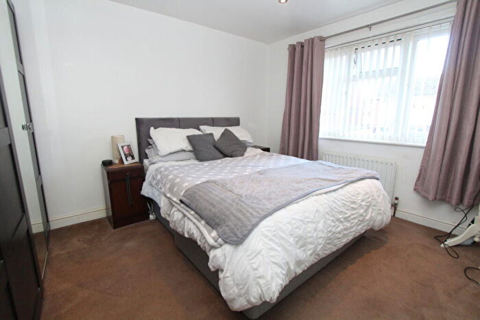 3 Bedroom Semi-Detached House For Sale In Weaver Close, Pensnett, Brierley Hill, DY5