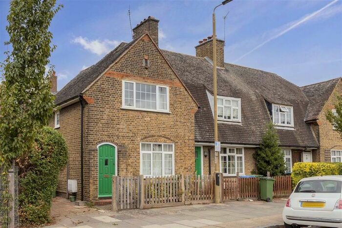 2 Bedroom Property To Rent In Roan Street, London, SE10