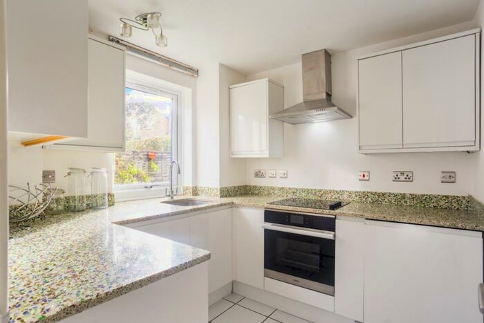 1 Bedroom Apartment To Rent In Thorndike Close London, SW10