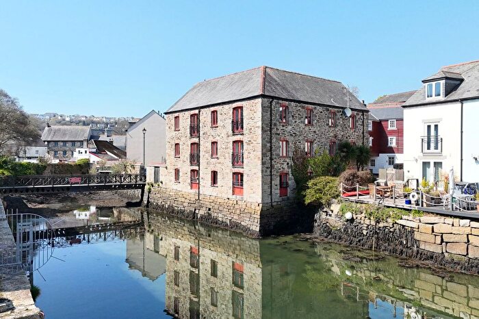 2 Bedroom Flat For Sale In Daniels Sail Loft, Harbour Village, Penryn, TR10