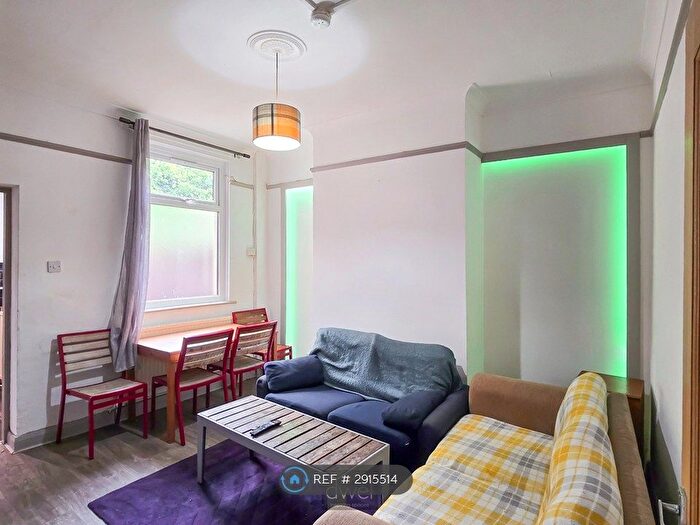4 Bedroom Terraced House To Rent In Coronation St, Salford, M5