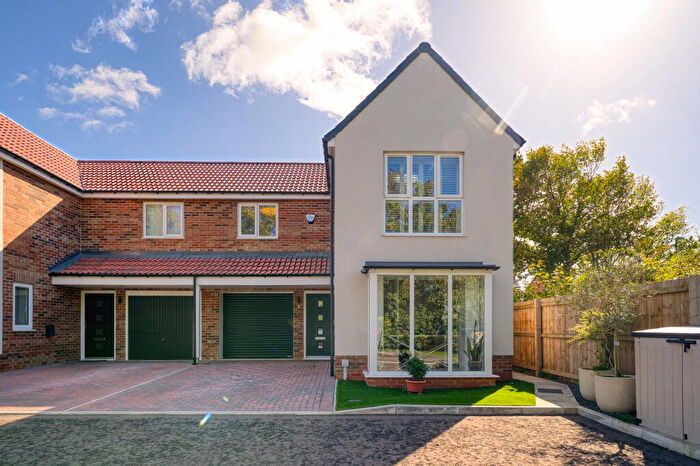 3 Bedroom Semi-Detached House For Sale In Shearan Close, Hebburn, NE31